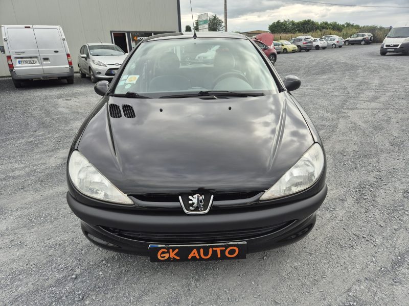 PEUGEOT 206 1.4 i 75cv 2000 149000 km bva 