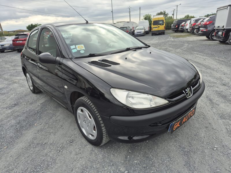 PEUGEOT 206 1.4 i 75cv 2000 149000 km bva 