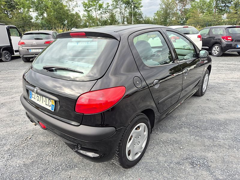 PEUGEOT 206 1.4 i 75cv 2000 149000 km bva 