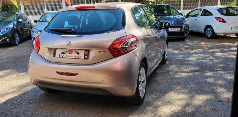 Peugeot 208 1.4 HDi 70 cv, *Excellent état*, *Idéale jeune conducteur*