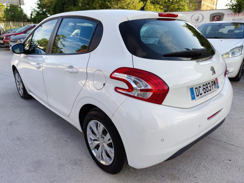 PEUGEOT 208 I 2014