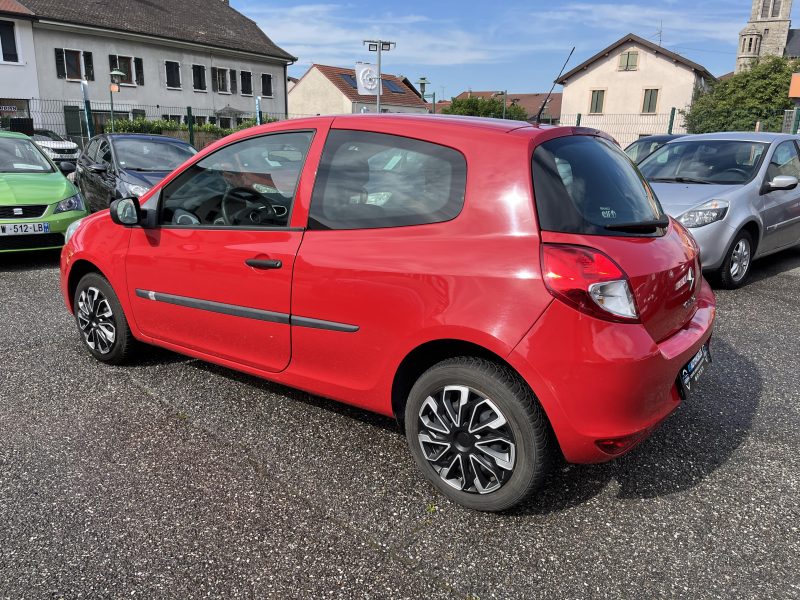 RENAULT CLIO III 1.2 75 CV