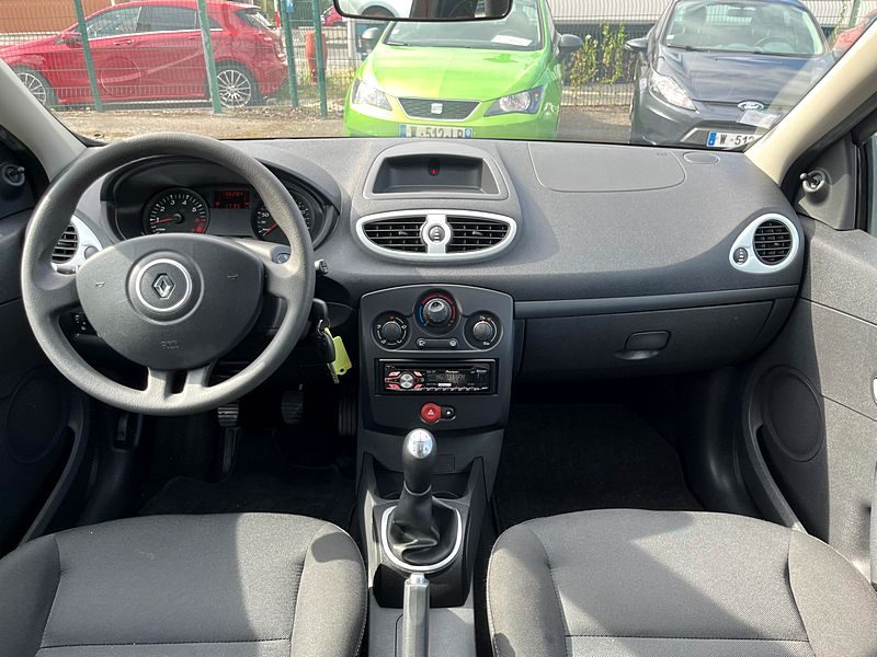 RENAULT CLIO III 1.2 75 CV