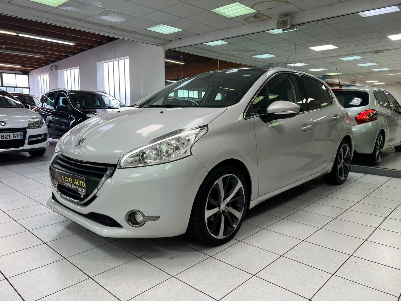 PEUGEOT 208 1.6 E-HDI 115CH FAP FELINE