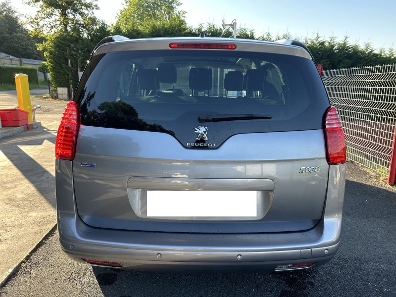 PEUGEOT 5008 2016