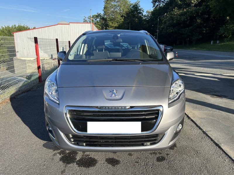 PEUGEOT 5008 2016