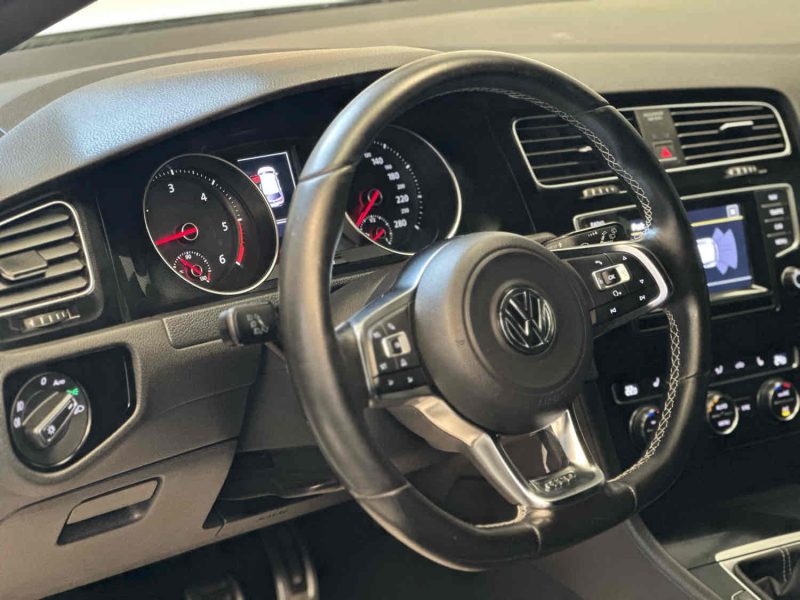 VOLKSWAGEN GOLF VII 2015