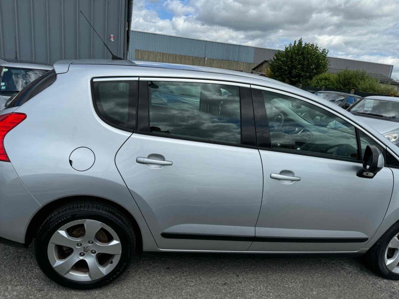 PEUGEOT 3008 1.6 E-HDI 112  2012