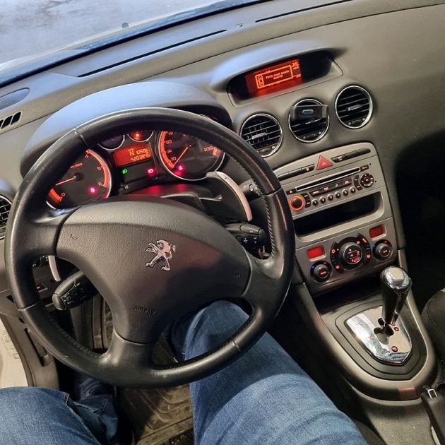 PEUGEOT 308 2011