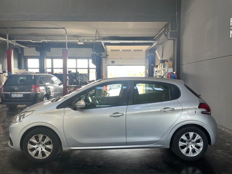 PEUGEOT 208 2015 DISTRI OK 