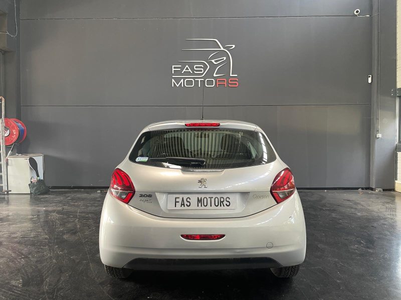 PEUGEOT 208 2015 DISTRI OK 