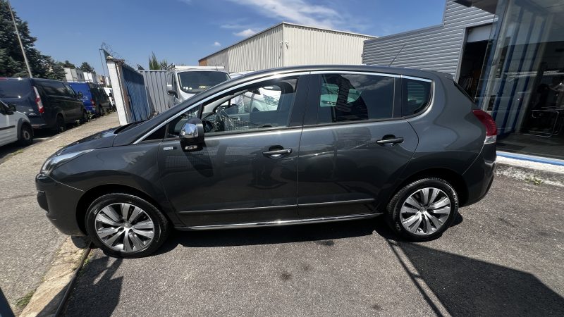 PEUGEOT 3008 Monospace 2015 1,6 Blue HDI Style