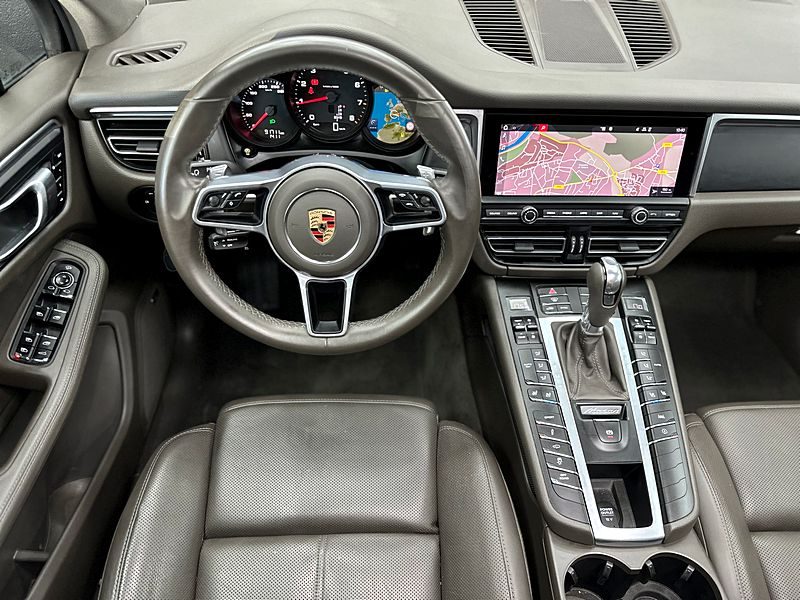 PORSCHE MACAN 2019