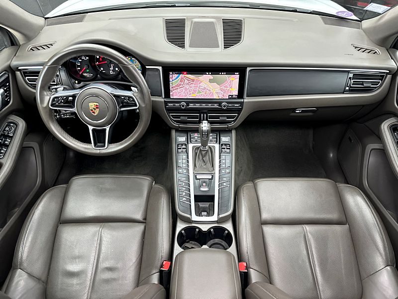 PORSCHE MACAN 2019