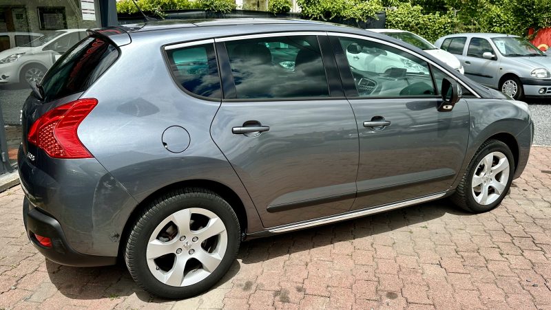 PEUGEOT 3008 Monospace 2.0L HDi 150Ch *PREENIUM PACK* / GARANTIE REVISEE 