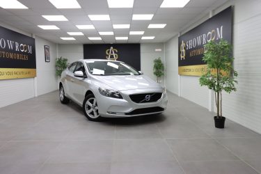 VOLVO V40 2015