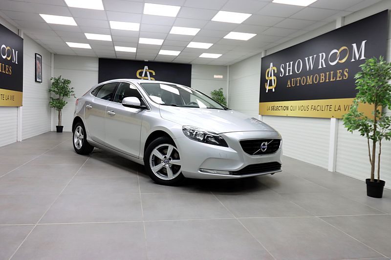 VOLVO V40 2015