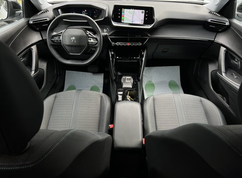 PEUGEOT 2008 II E-2008 ELECTRIQUE 50 KWH ALLURE PACK 136 Cv 1ERE MAIN APPLE & ANDROID Garantie 1 an