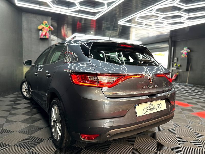 RENAULT MEGANE IV Berline cinq portes 2018