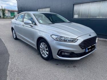 FORD MONDEO V A trois volumes 2019