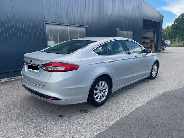 FORD MONDEO V A trois volumes 2019