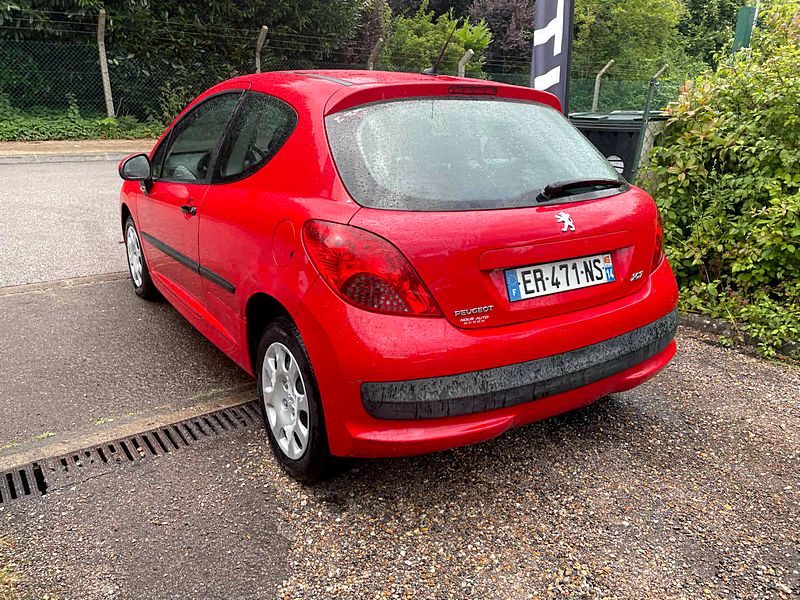 PEUGEOT 207 1.4i 73CV