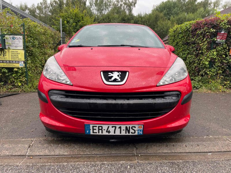 PEUGEOT 207 1.4i 73CV