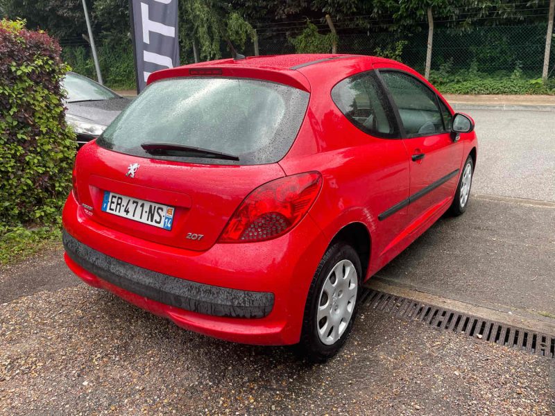 PEUGEOT 207 1.4i 73CV