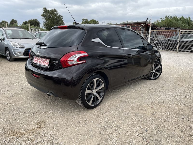 PEUGEOT 208 2012