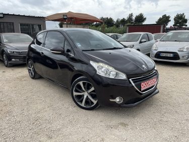 PEUGEOT 208 2012