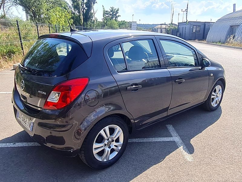 OPEL CORSA E 2013