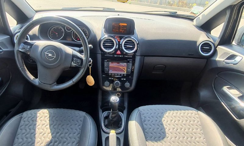 OPEL CORSA E 2013