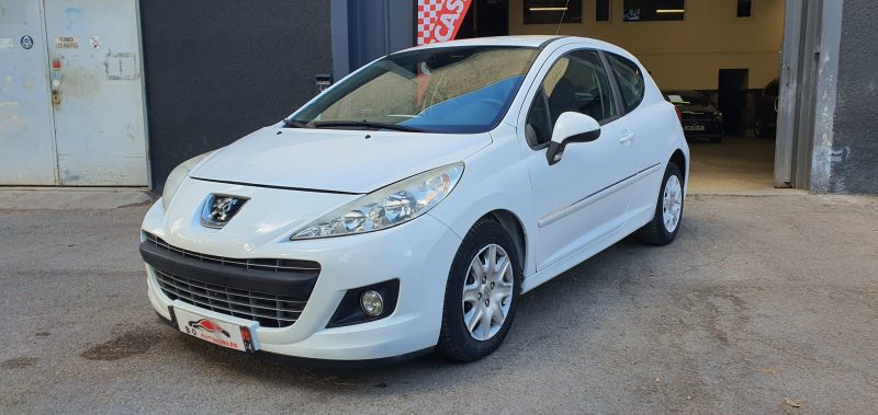 Peugeot 207 Phase 2 1.6 e-HDi 92 cv, *Clim auto*, *Régulateur*, *Véhicule société*