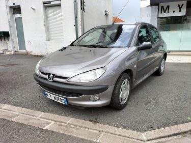 PEUGEOT 206 i BVA