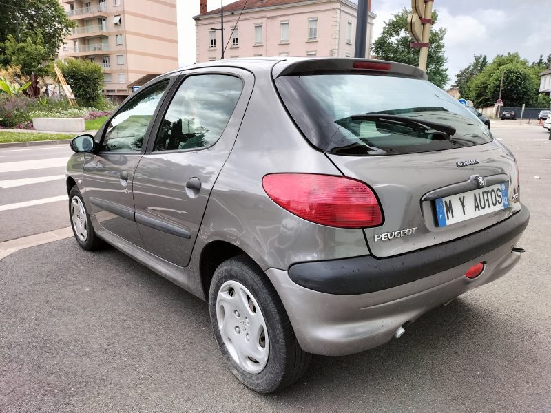 PEUGEOT 206 i BVA