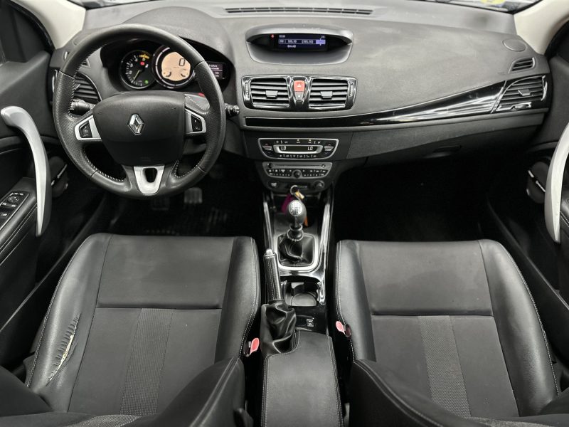 RENAULT MEGANE III Berline cinq portes  2011