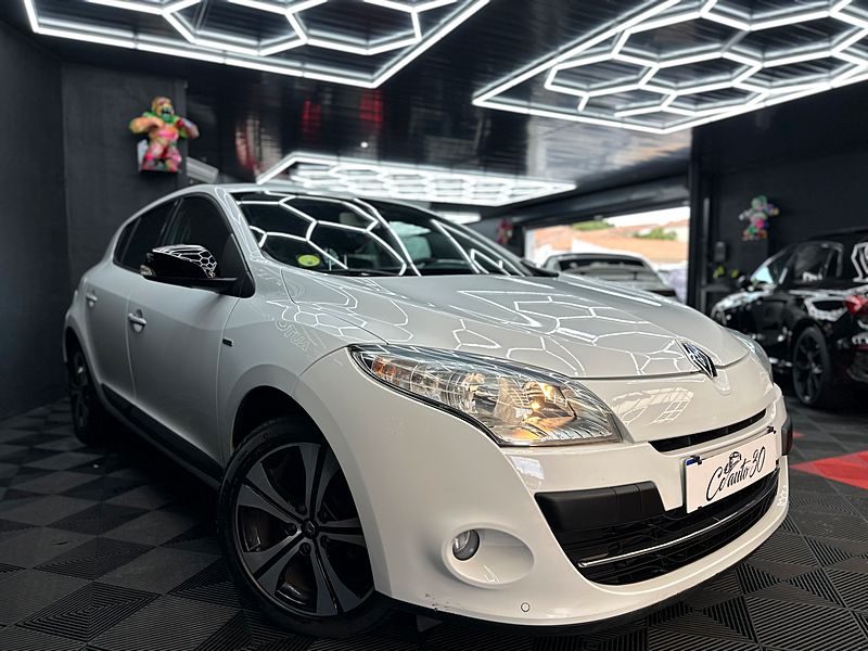 RENAULT MEGANE III Berline cinq portes  2011