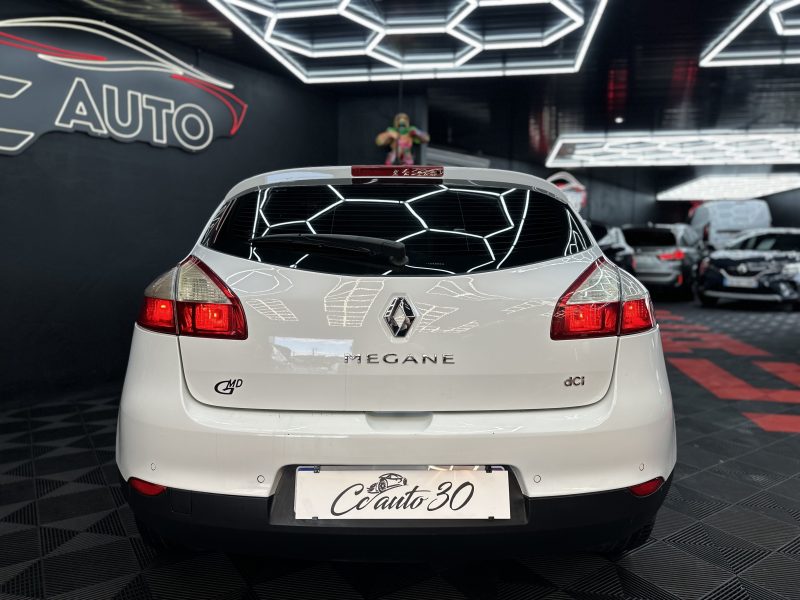 RENAULT MEGANE III Berline cinq portes  2011