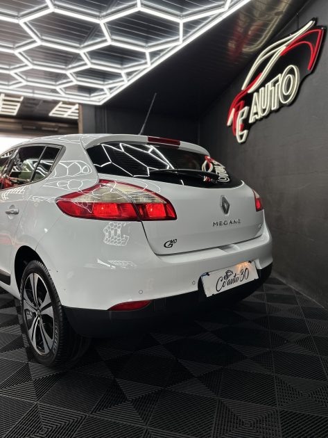 RENAULT MEGANE III Berline cinq portes  2011