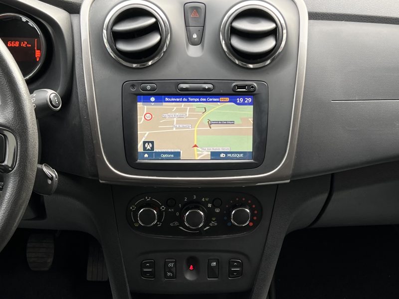 DACIA SANDERO II STEPWAY 1.5 DCI 90 1ERE MAIN / GPS ATTELAGE BLUETOOTH CAMERA RECUL - GARANTIE 1 AN