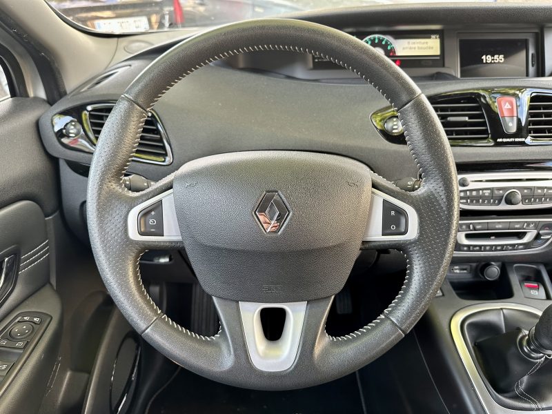 RENAULT SCENIC 2011