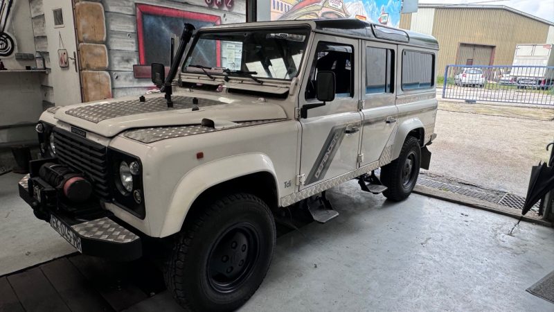 LAND ROVER DEFENDER  1995 110 2.5 TDI 113cv équipé reprise échange possible