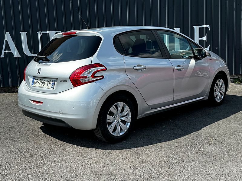 PEUGEOT 208 I 2015