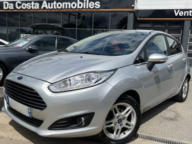 FORD FIESTA 5 V TITANIUM 1.6 TDCI 95 Cv BLUETOOTH REGULATEUR 5 PORTES CRIT AIR 2 - GARANTIE 1 AN