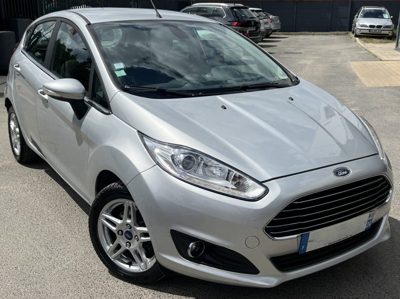 FORD FIESTA 5 V TITANIUM 1.6 TDCI 95 Cv BLUETOOTH REGULATEUR 5 PORTES CRIT AIR 2 - GARANTIE 1 AN