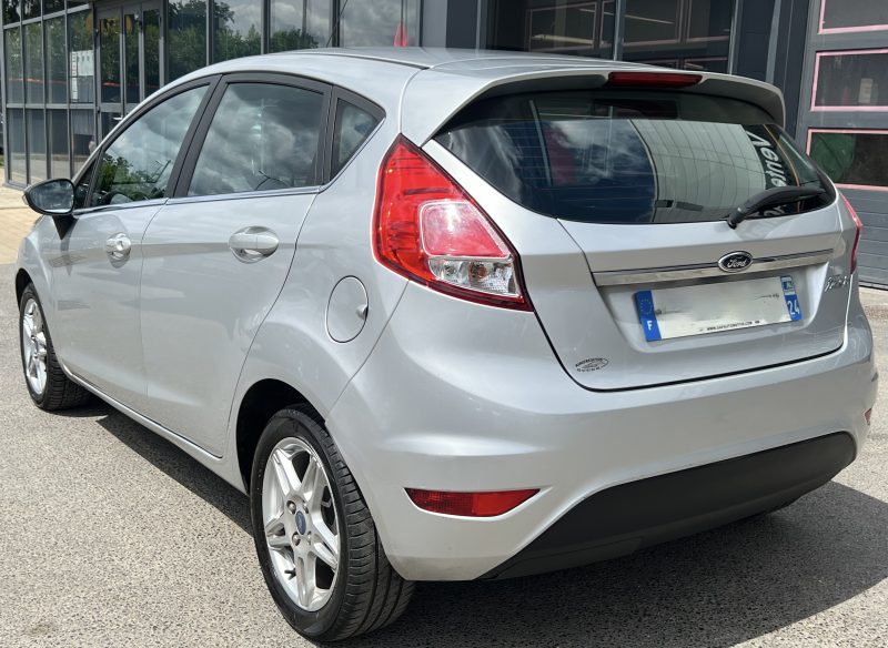 FORD FIESTA 5 V TITANIUM 1.6 TDCI 95 Cv BLUETOOTH REGULATEUR 5 PORTES CRIT AIR 2 - GARANTIE 1 AN