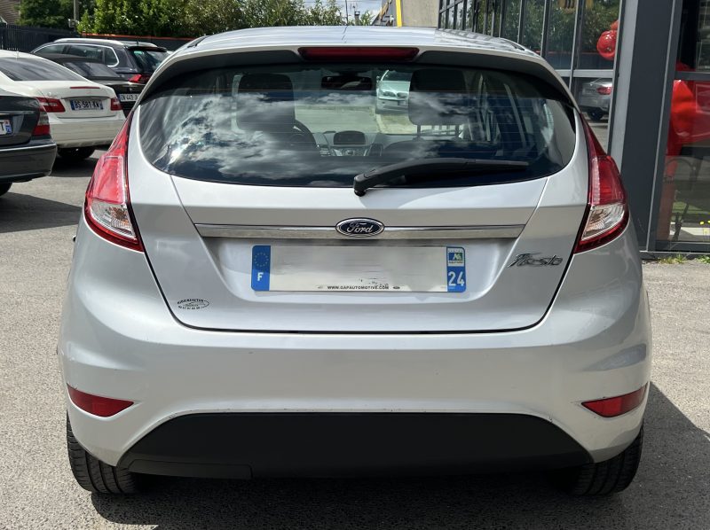 FORD FIESTA 5 V TITANIUM 1.6 TDCI 95 Cv BLUETOOTH REGULATEUR 5 PORTES CRIT AIR 2 - GARANTIE 1 AN