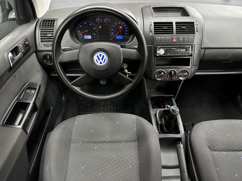 VOLKSWAGEN POLO 2002