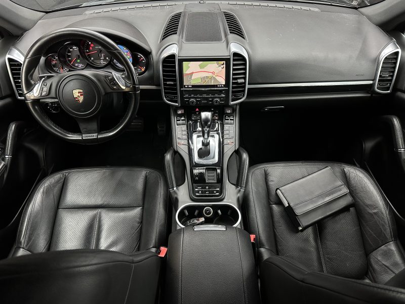 PORSCHE CAYENNE 2011