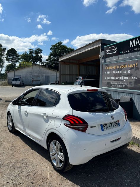 PEUGEOT 208  2018